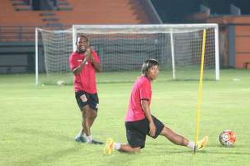 Latihan Perdana PBFC Dipimpin Ponaryo 