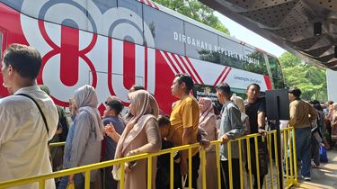 TMII dan Ragunan Diserbu Wisatawan: Piknik Bawa Bekal, Pedagang Raup Rezeki