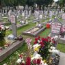 Banyak Warga Datang ke Makam Habibie, Cucu: Eyang Kakung Pasti Senang Banyak yang Doakan