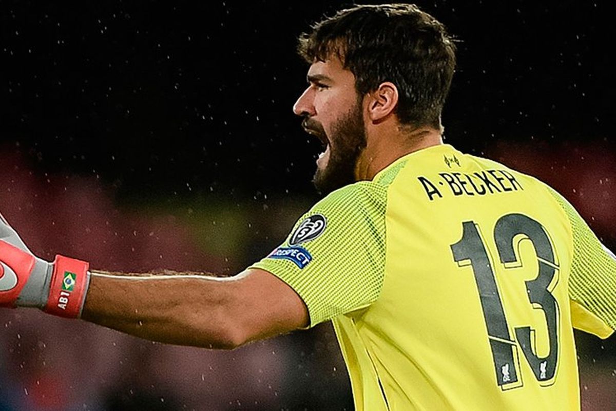 Alisson Becker saat melakoni pertandingan bersama Liverpool di ajang Liga Champions, Selasa (30/4/2019)