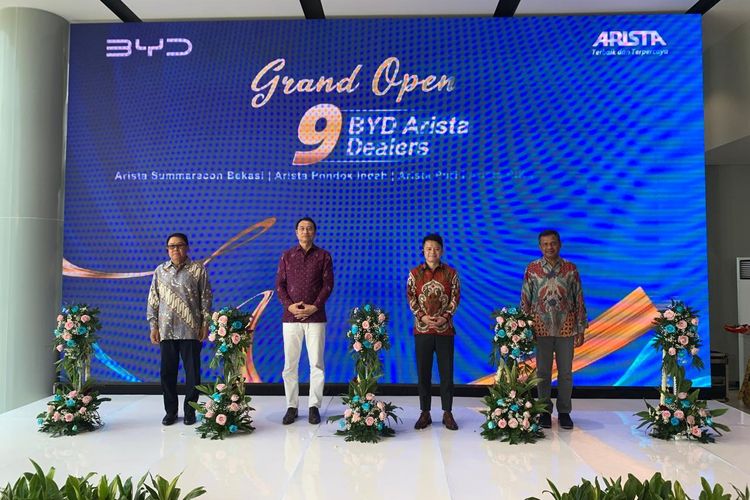 PT BYD Motor Indonesia bersama PT Arista Elektrika Indonesia (Arista Group) hari ini meresmikan 9 diler BYD Arista secara serentak di Indonesia. 