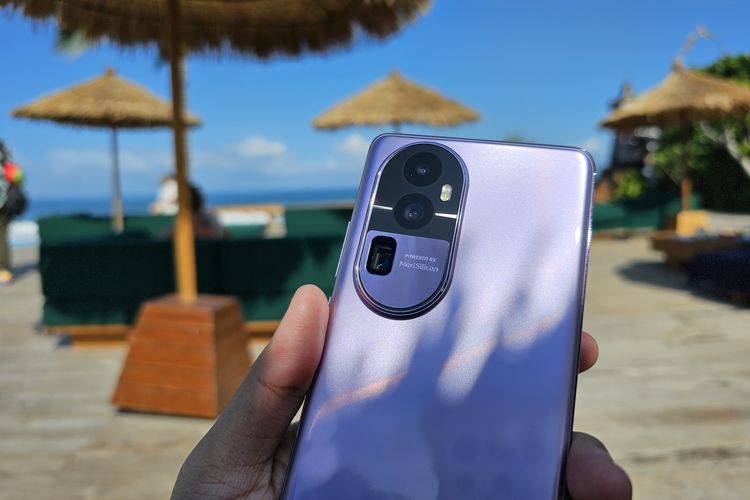 Tampang punggung Oppo Reno 10 Pro Plus 5G.