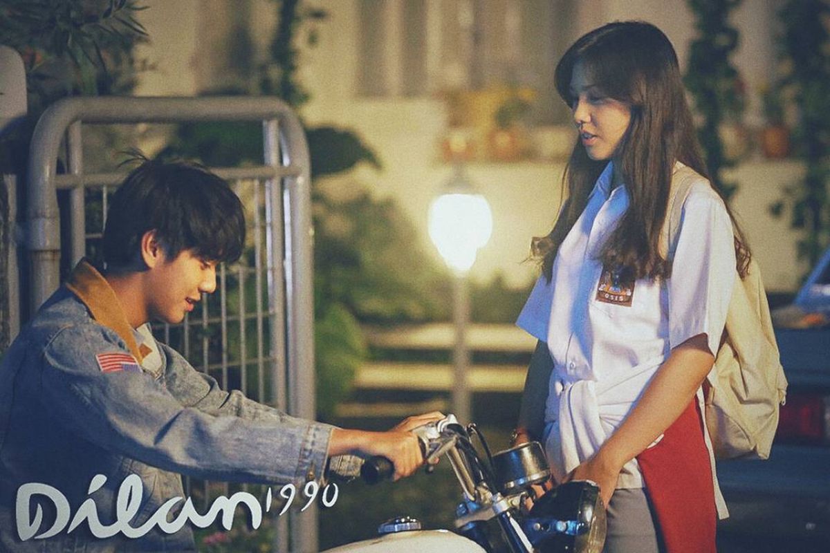 Film Dilan 1990 dibintangi oleh Iqbaal Ramadhan dan Vanesha Prescilla. Film produksi MAX Pictures dan Falcon Pictures ini dirilis pada 25 Januari 2018.