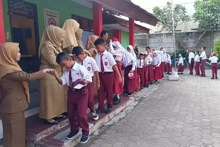 Cuma Dapat 2 Siswa Baru, SDN 1 Gedung Meneng Bandar Lampung Tetap Semangat Gelar MPLS