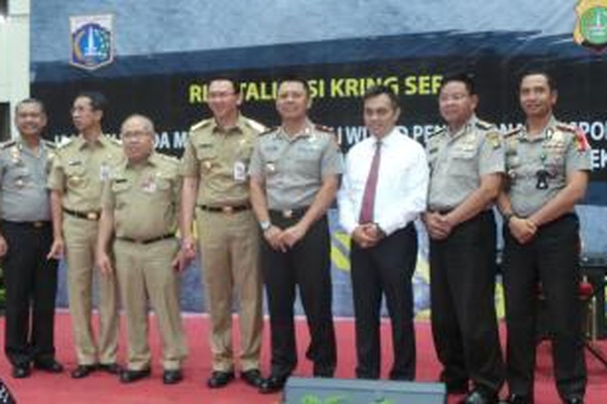 Wakil Gubernur DKI Jakarta Basuki Tjahaja Purnama (tengah kiri) dan Wakapolda Metro Jaya Brigjen Sudjarno dalam acara di Ancol, Jakarta Utara. Selasa (14/10/2014).