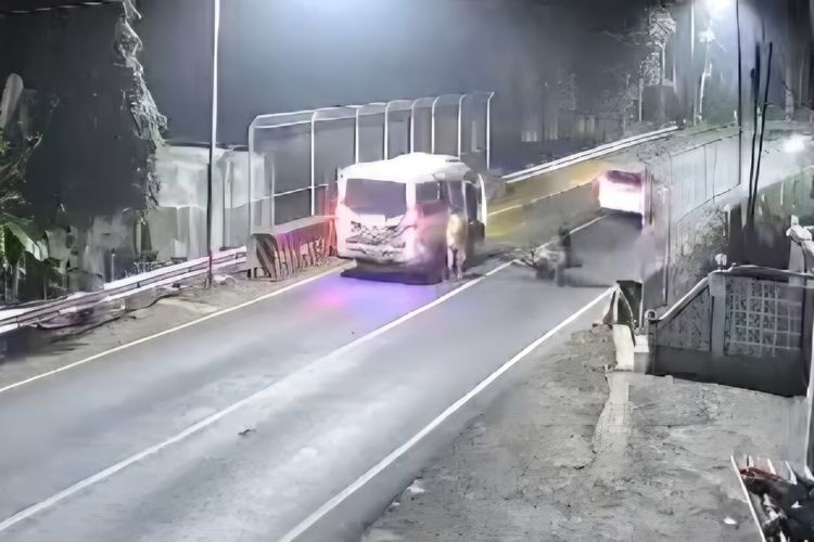 Penjual Sayur di Lumajang Jadi Korban Tabrak Lari, Jenazah Tergeletak di Jembatan