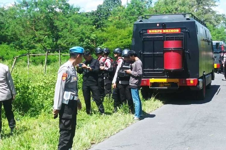 Tim Jibom Brimob Musnahkan Granat di Sleman, Sempat Ditemukan dalam Peti di Rumah Warga