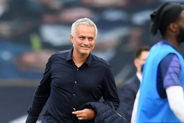 Pelatih Tottenham Hotspur Jose Mourinho setelah laga kontra Arsenal pada pekan ke-35 Liga Inggris 2019-2020.