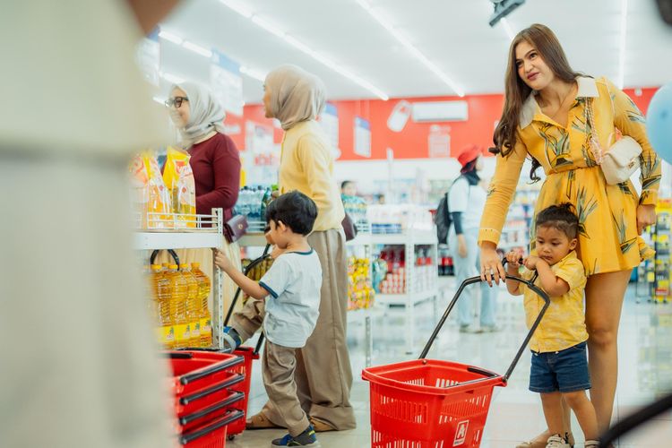 Influencer Afifah Yusuf dalam acara peluncuran produk perawatan bayi Loluna kemasan praktis (25/4/2026).