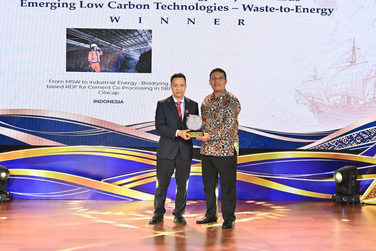 Olah Sampah Jadi Bahan Bakar Semen, SBI Raih ASEAN Energy Awards 2026