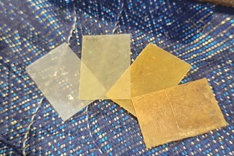 Peneliti BRIN mengembangkan plastik dari bahan baku serbuk kayu. 