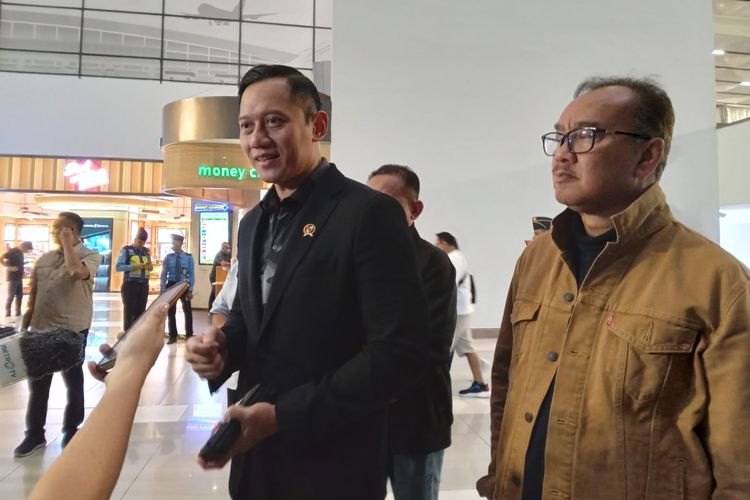 Menteri ATR/Kepala BPN Agus Harimurti Yudhoyono (AHY) saat ditemui di Terminal 3 Bandara Soekarno-Hatta, Sabtu (18/5/2024) malam.