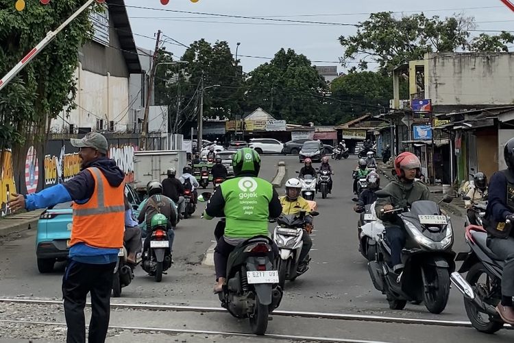 Pelintasan Kereta Simpang Volvo Pasar Minggu Bakal Ditutup Usai Jalan Sejajar Rel Rampung