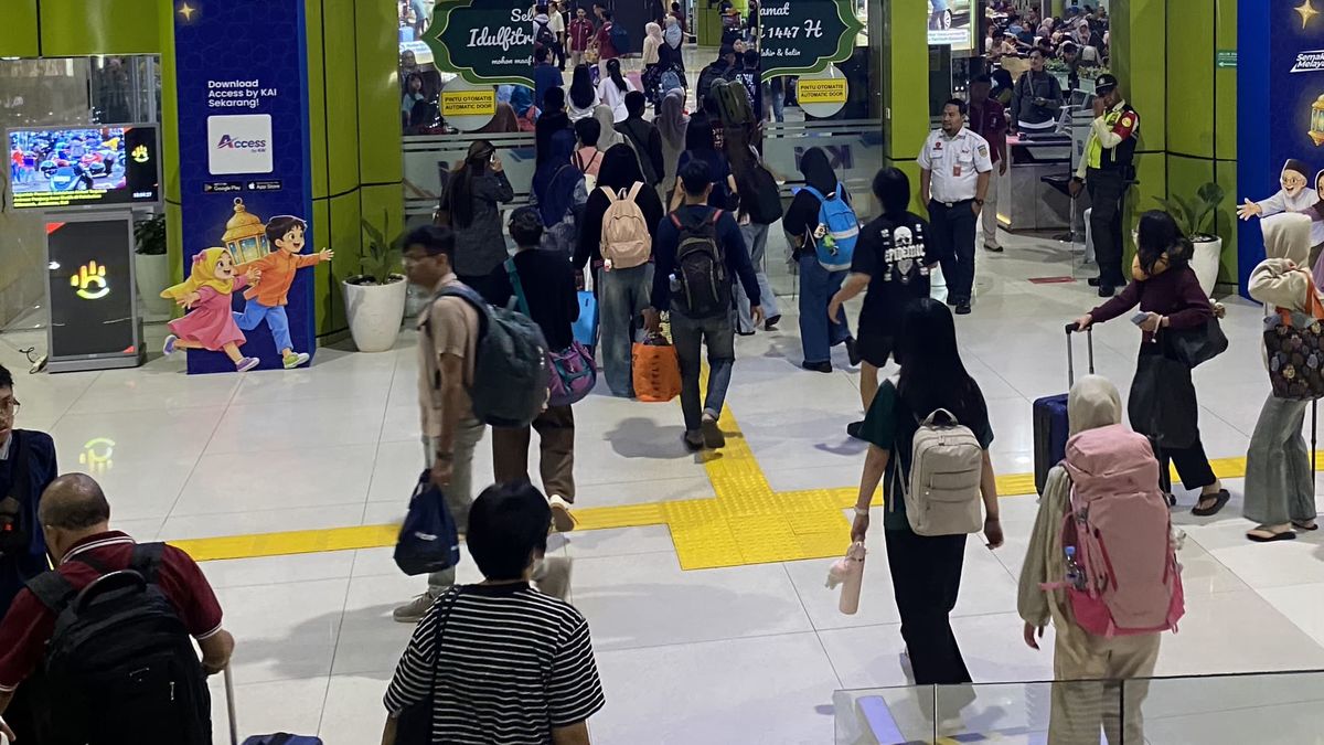Demonstration in Jakarta, Train Passengers Asked to Arrive Earlier at Gambir Station