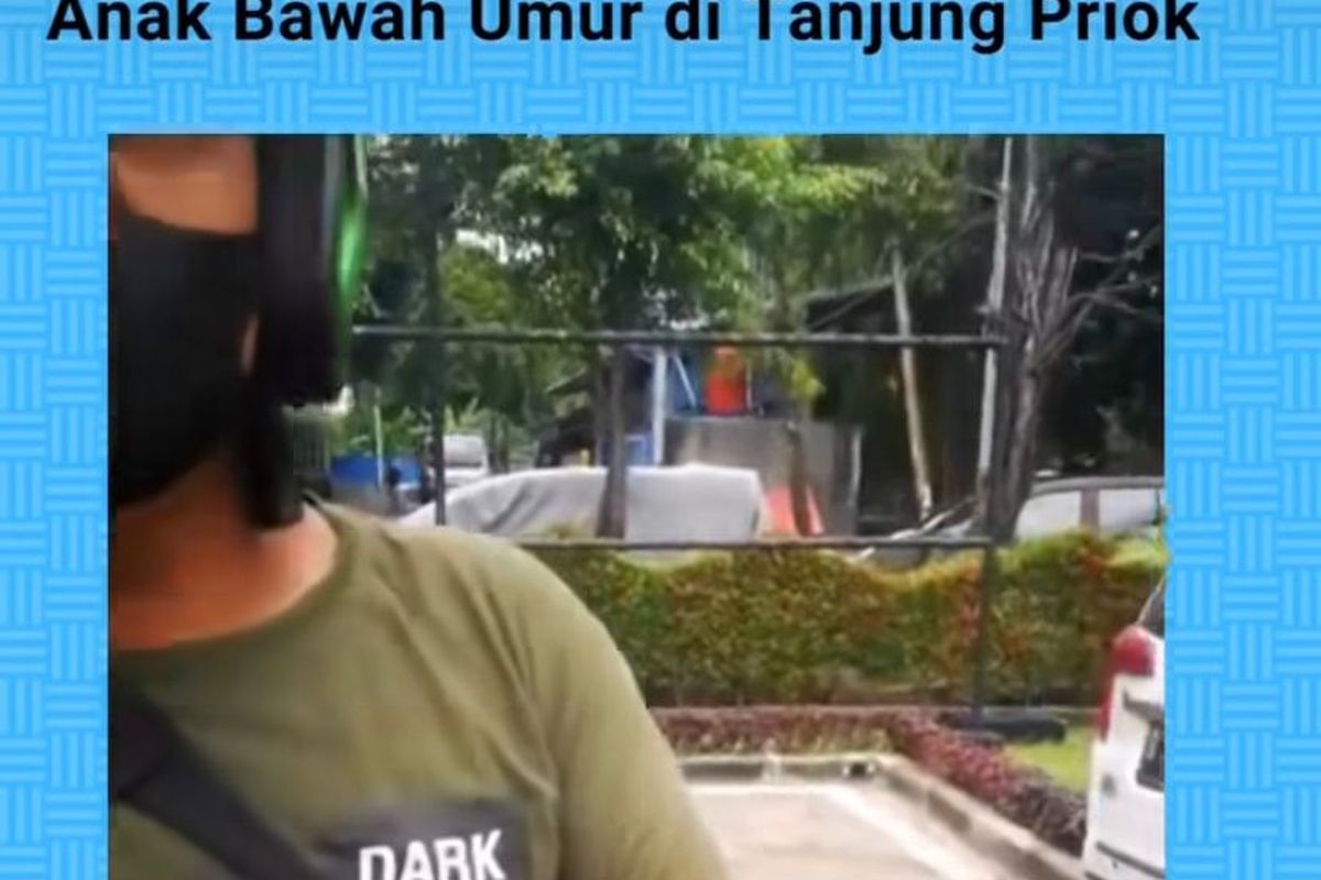 Sebuah video menayangkan seorang pria diamankan oleh sejumlah warga karena diduga telah melakukan pelecehan seksual terhadap anak di bawah umur di kawasan Sunter Jaya, Tanjung Priok, Jakarta Utara, Jumat (11/11/2022). Saat dikonfirmasi ke pihak berwajib, Kanit Reskrim Polsek Pademangan AKP Asman Hadi mengatakan terduga pelaku bukan pelaku pelecehan seksual dan penculikan. 