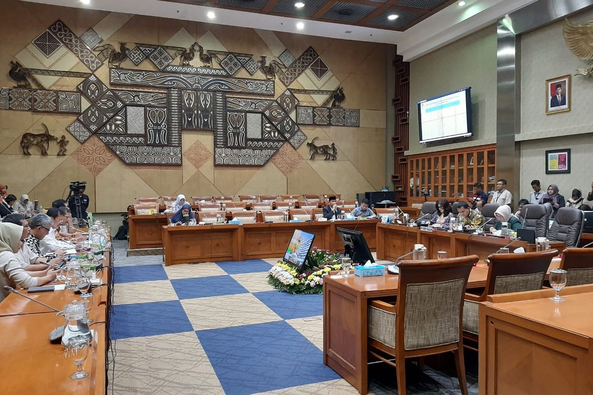 Rapat Komisi IX DPR dengan Menkes Terawan di Kompleks Parlemen, Senayan, Jakarta, Senin (3/2/2020).