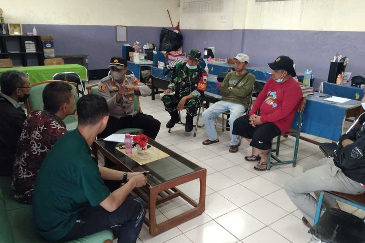 Forum Komunikasi Pimpinan Kecamatan (Forkopimcam) Cibinong, Kabupaten Bogor, Jawa Barat membuat jaminan kepada sekolah agar tak ada lagi penyegelan di Sekolah Eka Wijaya.