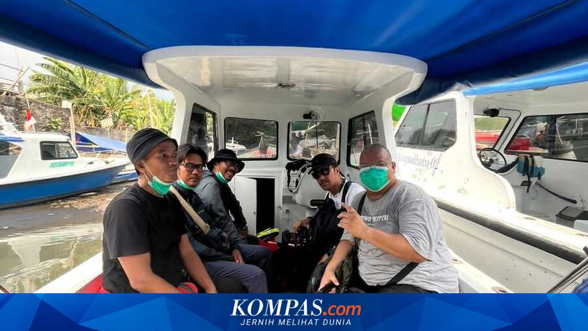 Search Intensifies for 5 Missing Journalists Near Anak Krakatau Volcano