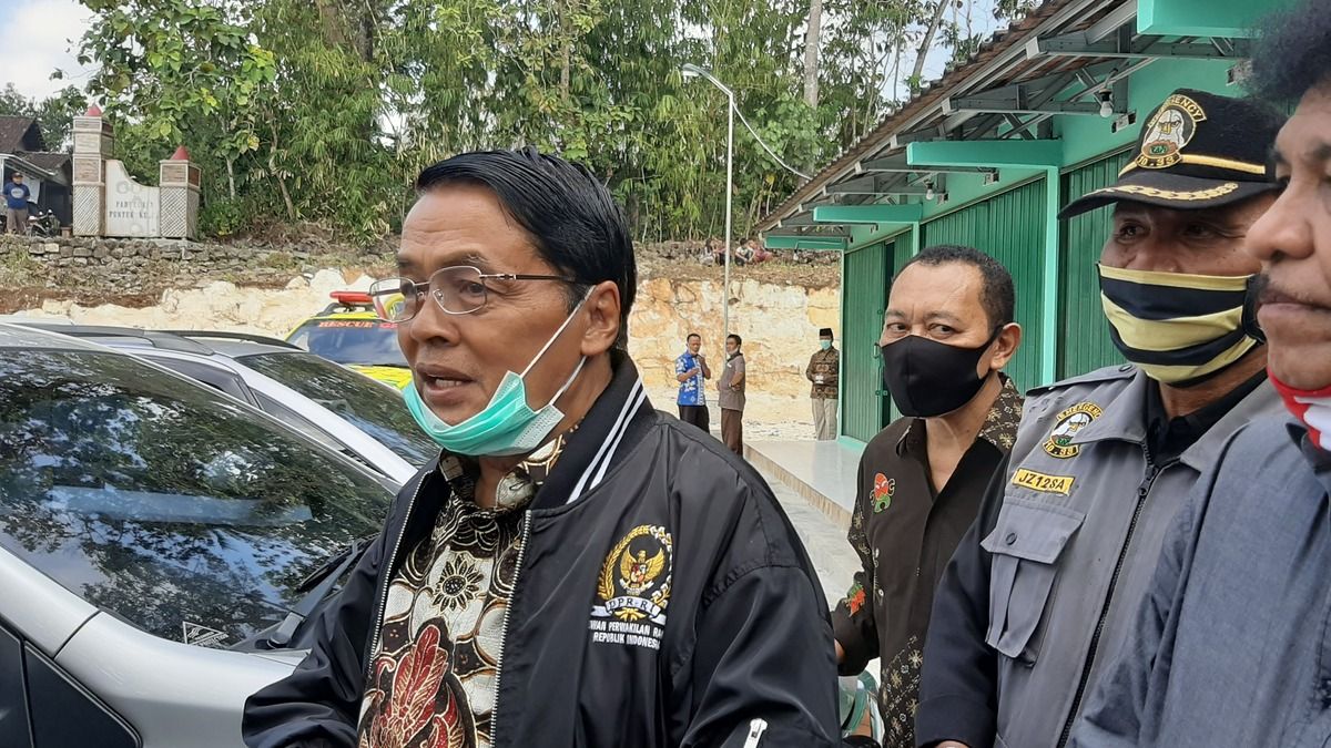 Tersinggung dengan Ucapan Hasto, Ketua DPD Golkar DIY: Itu Bukan Bansos, Ngawur Banget