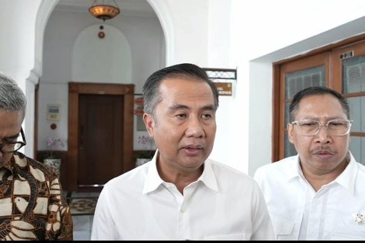 PJ Gubernur Jabar Bey Machmudin di Gedung Sate, Kota Bandung, Kamis (16/1/2025).
