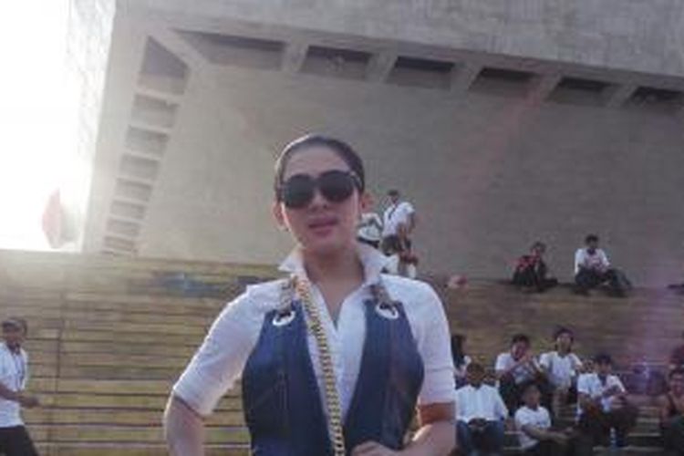 Syahrini di Monas, Senin (20/10/2014)