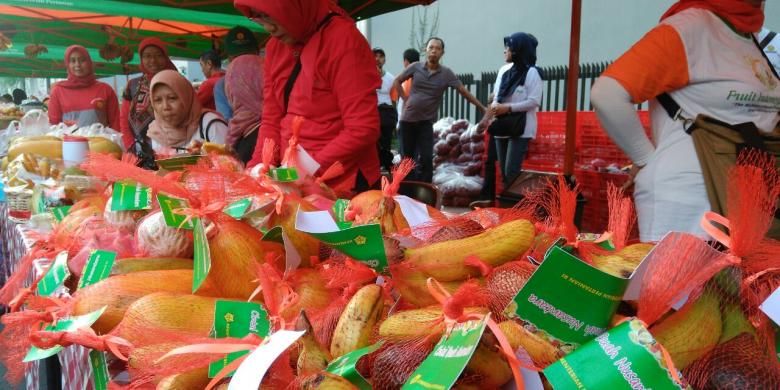 Kampanye Cintai Buah Nusantara di Car Free Day Sarinah, Thamrin, Jakarta Pusat, Minggu (27/11/2016).