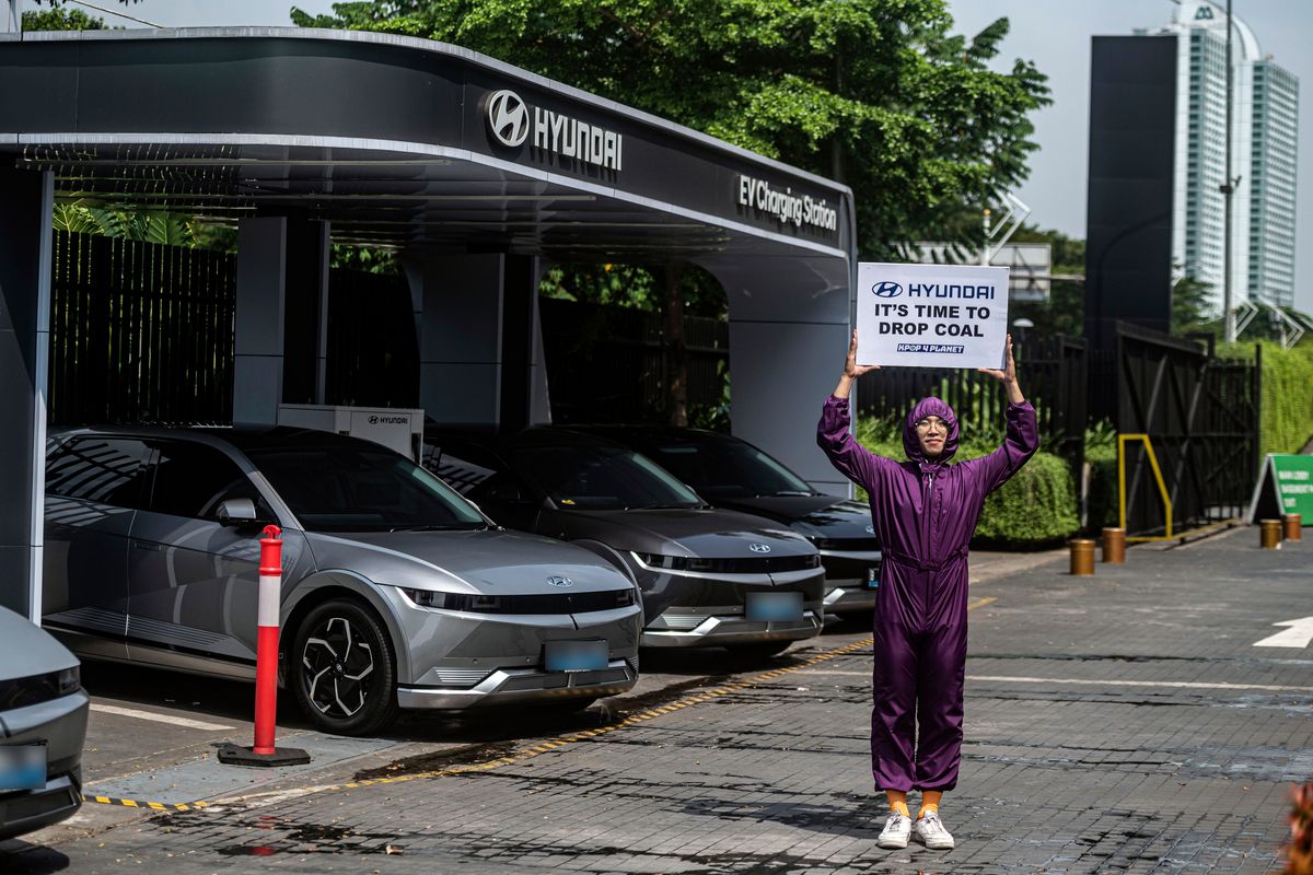 Kpop4Planet, platform yang digerakkan oleh penggemar K-pop, meluncurkan Kampanye ?Hyundai, Drop Coal? pada Maret 2023.