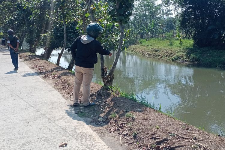 Lokasi kejadian pembegalan di jalan dekat Pintu Air Lima Rolak Kali Amprong, Kecamatan Kedungkandang, Kota Malang, Jawa Timur. 