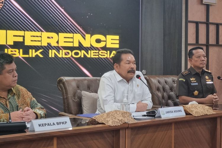 Jaksa Agung Republik Indonesia Sanitiar Burhanuddin dalam konferensi pers di Gedung Kejagung, Jakarta, Senin (15/5/2023).