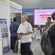 Tenteng Tas Bagikan CV, Ayah Wakili Anaknya Cari Kerja di Jakarta Job Fair