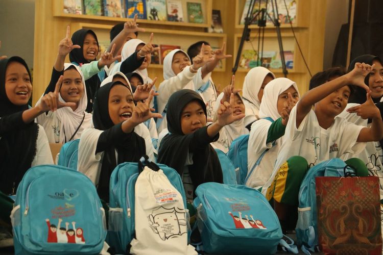 Anak-anak terlihat mengikuti acara Lokakarya Membaca dan Bercerita bersama Ibu Negara.