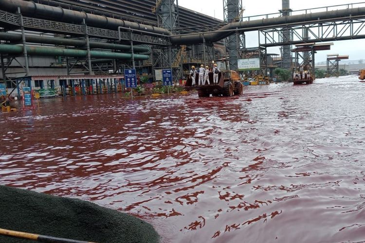 Potret banjir bandang di Kabupaten Morowali, Sulawesi Tengah.