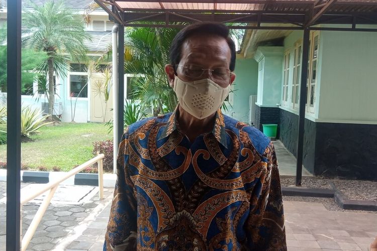 Gubernur DIY Sri Sultan Hamengku Buwono X saat ditemui di Kantor Gubernur DIY, menjelaskan soal tambang pasir di Sungai Progo, Selasa (12/10/2021)