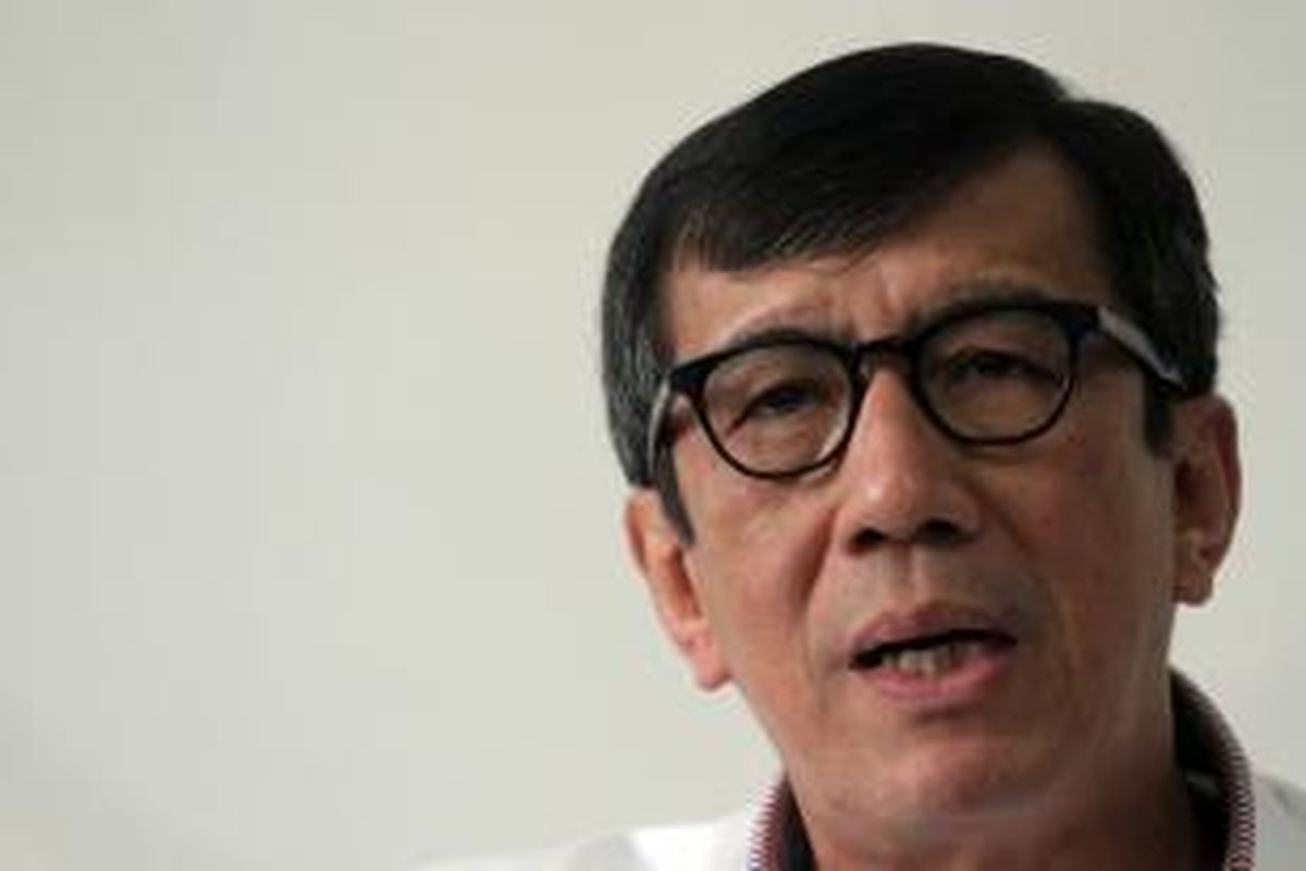 Menteri Hukum dan HAM Yasonna Laoly mengumumkan keputusan terkait penetapan kepengurusan DPP Partai Golkar pasca-putusan Mahkamah Partai Golkar di Kantor Kemenkum HAM, Jakarta, Selasa (10/3/2015). Kemenkum HAM akhirnya mengakui kepengurusan Partai Golkar hasil munas Ancol yang dipimpin Agung Laksono.