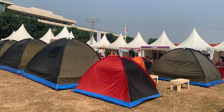 Tenda-tenda kemping pada pergelaran IIOutfest 2019 yang dimulai pada Kamis (1/8/2019) hingga Minggu (4/8/2019).