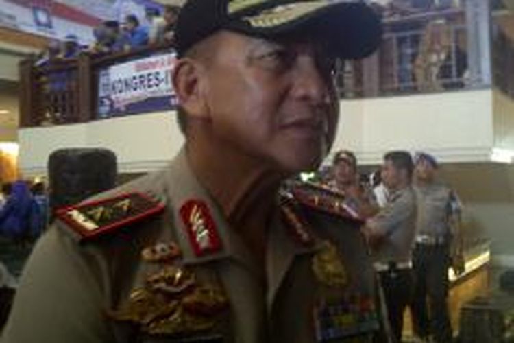Kapolda Bali, Irjen polisi AJ Benny Mokalu saat melakukan pemantauan keamanan di acara Kongres PAN di Nusa Dua