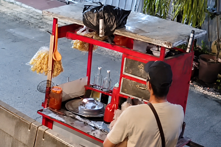 Pedagang Mi Ayam Diduga Curi Kucing di Bekasi, Polisi Buru Pelaku