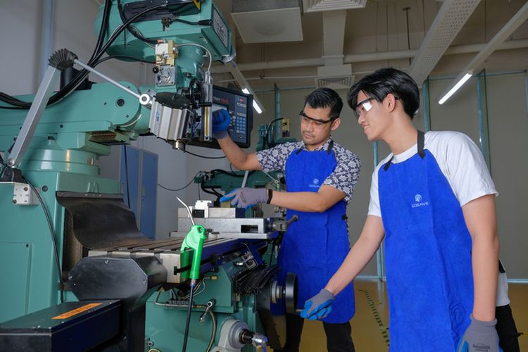 Salah satu perguruan tinggi yang bisa jadi pertimbangan adalah Sampoerna University. Selain telah menyandang kriteria world class and industry standard facility, mayoritas dosen di kampus ini menyandang gelar doktor berkompetensi tinggi.