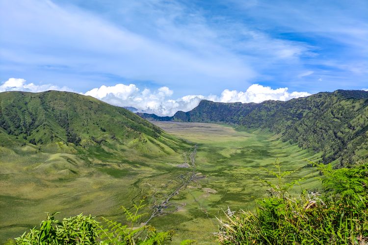 Kaldera Bromo dilihat dari Pos Bantengan.