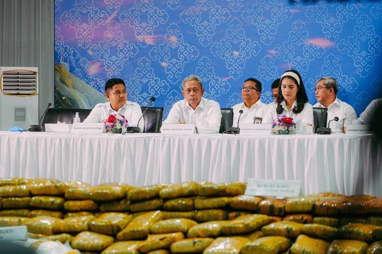 Konferensi Pers Penindakan Desk Pemberantasan Narkoba dan Live Penggeledahan Serentak yang digelar BNN, Senin (3/3/2025).