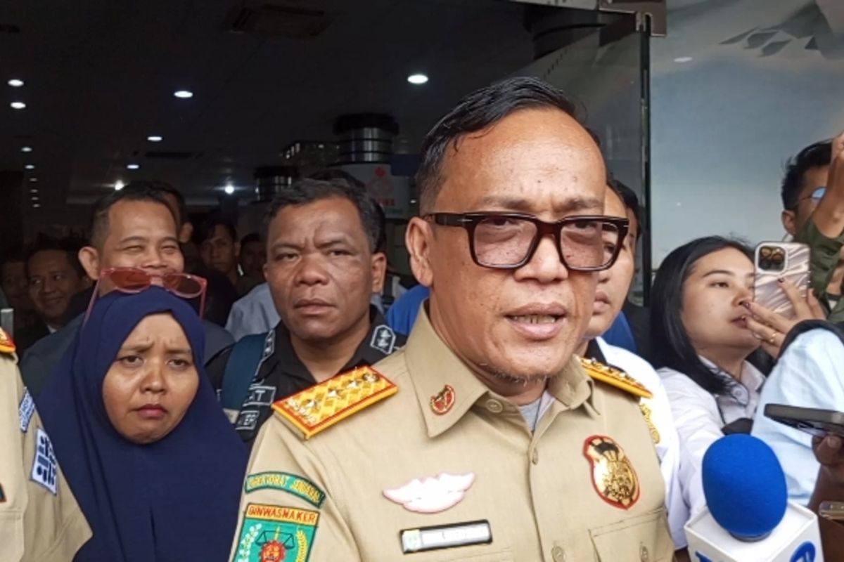Wamenaker Immanuel Ebenezer Gerungan, ketika diwawancarai wartawan usai sidak perusahaan Sanel di Pekanbaru, Riau, Rabu (14/5/2025).