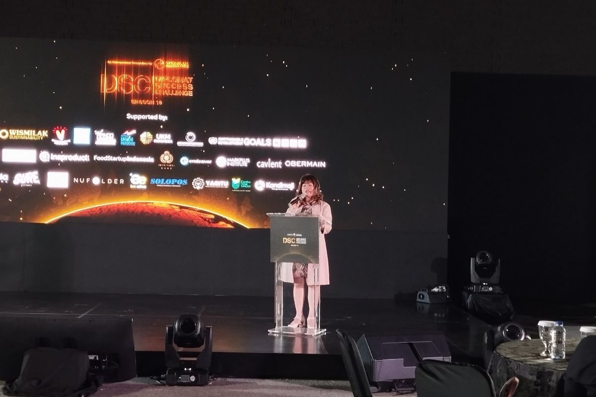 Ketua Umum Asosiasi Pengusaha Indonesia (APINDO), Shinta W. Kamdani dalam acara Kick Off Diplomat Success Challenge Season 16 pada Jumat, (13/6/2025)