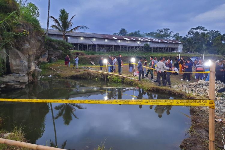 Lokasi kubangan bekas galian tambang batu di Desa Limpakuwus, Kecamatan Sumbang, Kabupaten Banyumas, Jawa Tengah, Minggu (3/9/2023).