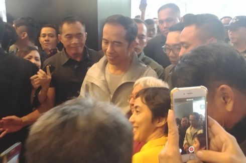 Ditemani Ridwan Kamil, Jokowi Kunjungi Mal di Bandung