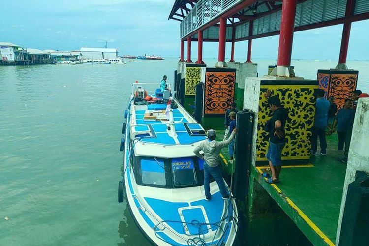 Kapal cepat penumpang tertambat di Pelabuhan Tengkayu I Tarakan, Kalimantan Utara, Rabu (16/8/2023).