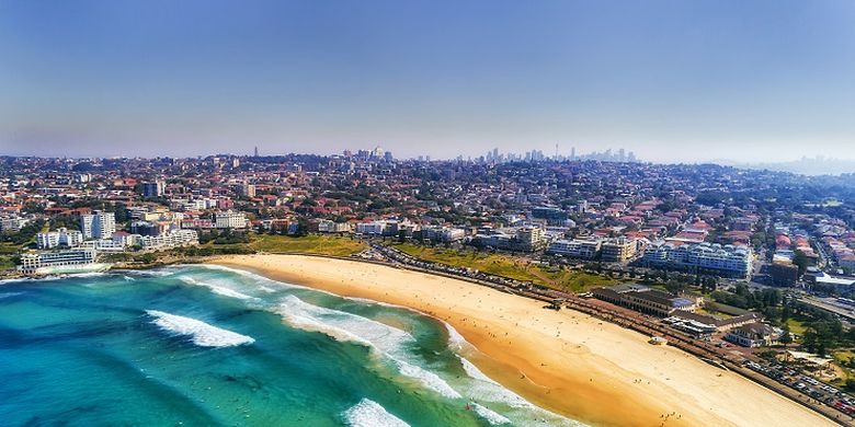 Ilustrasi Australia - Pantai Bondi di Sydney.
