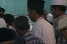 Tarawih Pertama, Jokowi Shalat di Masjid Ali Akbar Surabaya