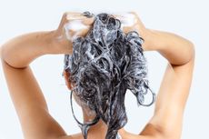 5 Cara Keramas yang Benar agar Rambut Tetap Sehat