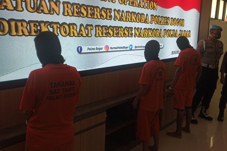 Ditresnarkoba Polda Jabar dan Polres Bogor mengungkap kasus peredaran narkoba jenis sabu di wilayah Bogor, Jawa Barat.