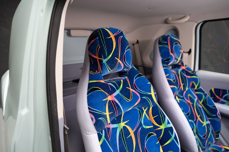 Ilustrasi retrim jok fabric di Ferari Jok